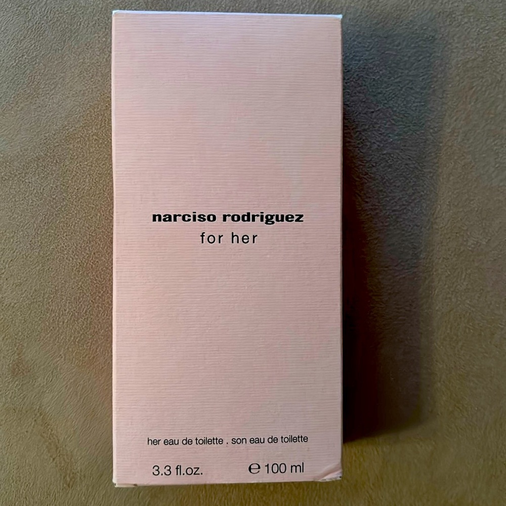 Narciso Rodriguez for her. Her way de toilette. 3.3 fl.oz.